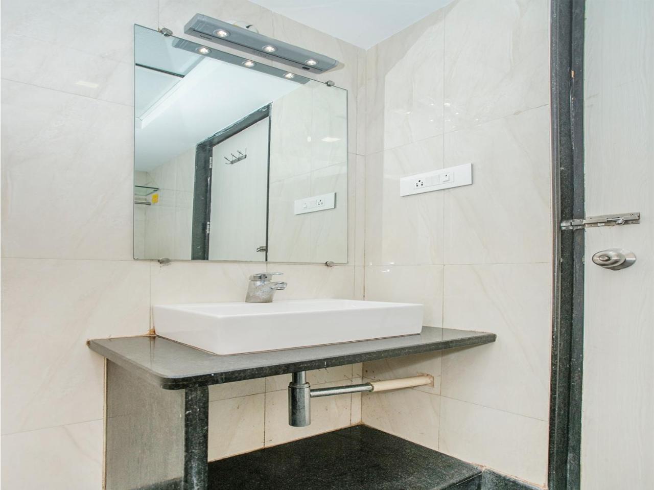 Myspace Hotels Silverstar バンガロール エクステリア 写真